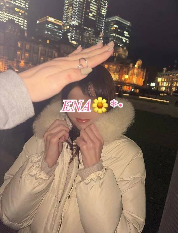 【えな】業界未経験のドエロ美女（コーチと私とビート板・・・）