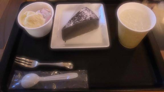 朝5時まで出勤中🍓
