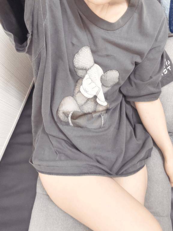 Tシャツ1枚で誘惑しちゃう❤️