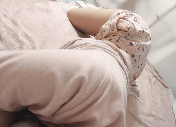 猫みたいに伸び〜…