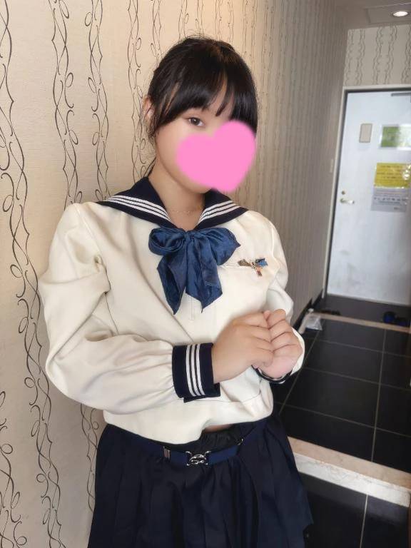 制服の下に隠れたムチムチ…❤️