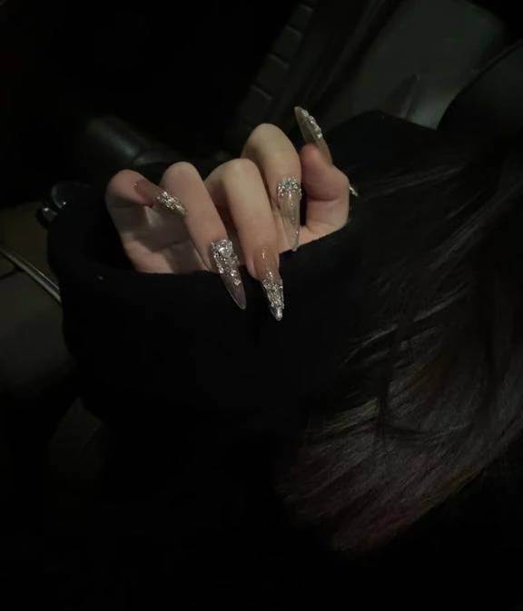 誰もいないの〜😿