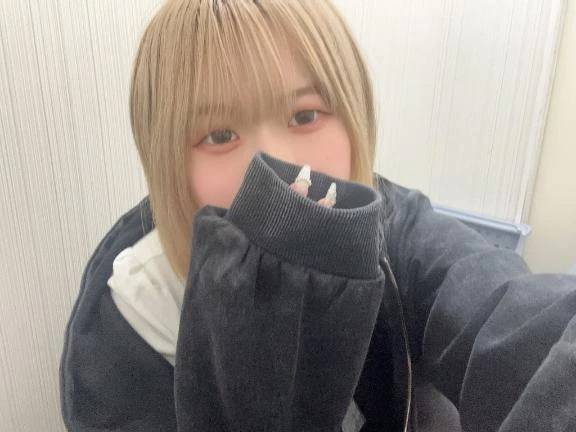 笑ってるわけでは