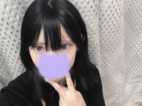 見つめちゃう…？🖤👀