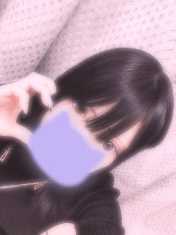 ちらっ…🖤🥺