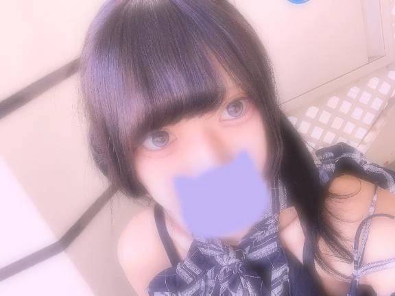 上目遣いで見つめちゃう…？🎀🖤