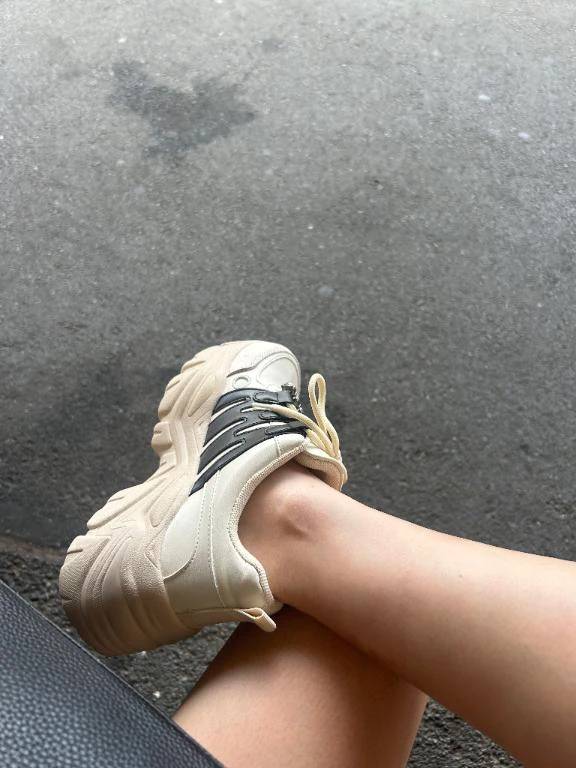 厚底スニーカーかった