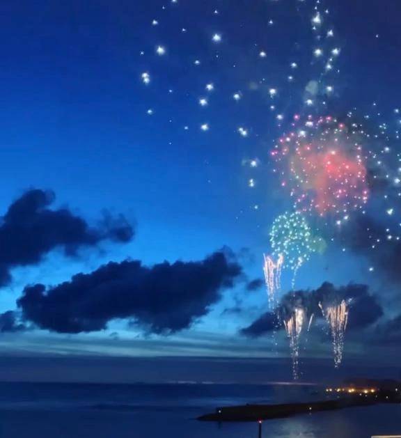 明日〜