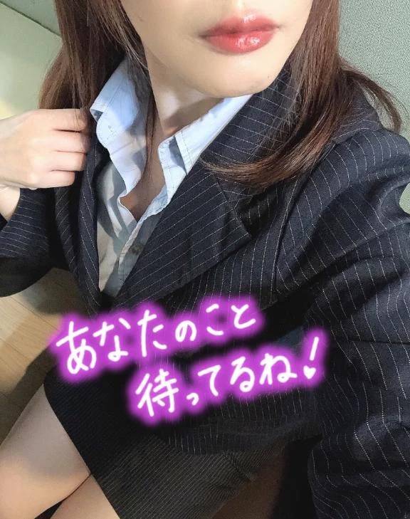 初出社してます❤️
