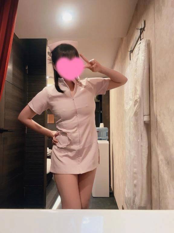 ナース服着てたら引き抜かれて秘書してます。