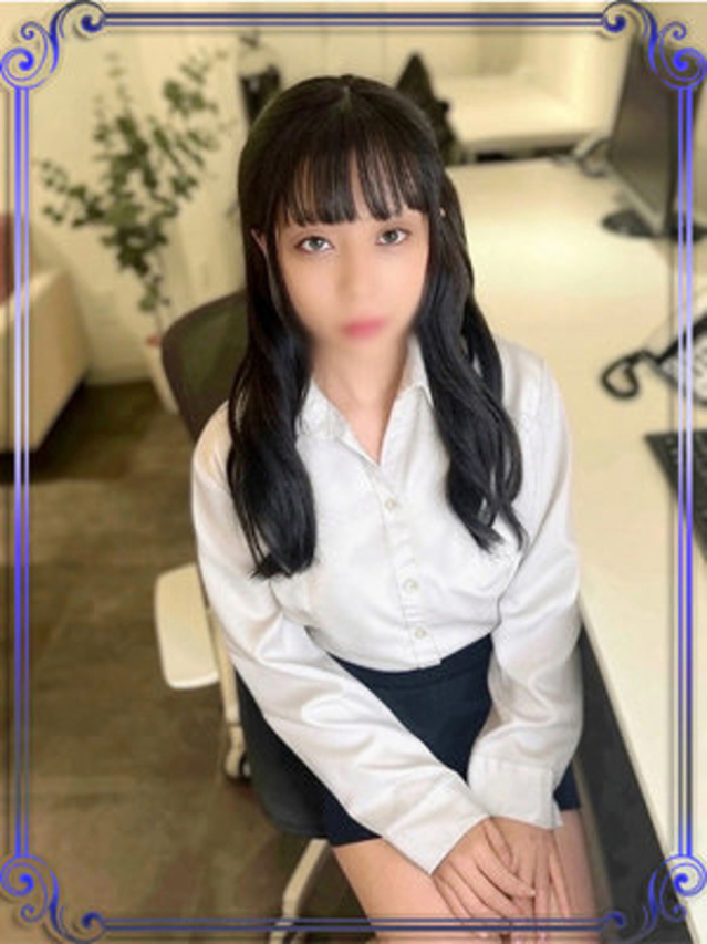 酒井なぎ（e女商事 池袋オフィス）