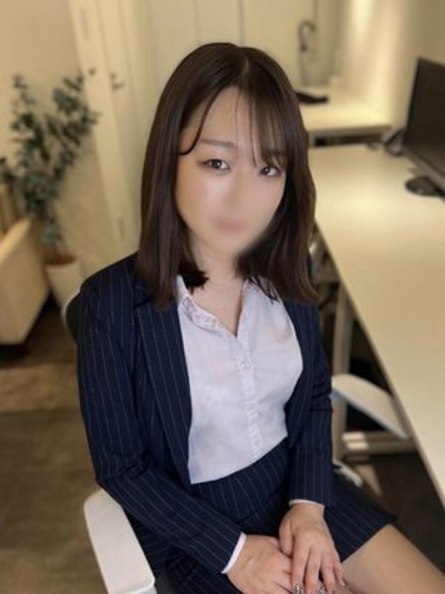 真島ゆか（e女商事 池袋オフィス）