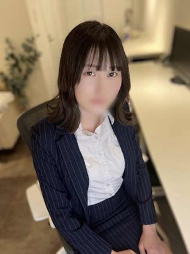 小松はな（e女商事 池袋オフィス）