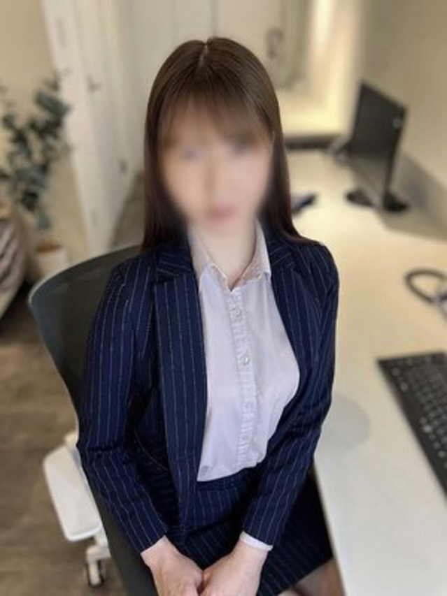 蒼めぐみ（e女商事 池袋オフィス）