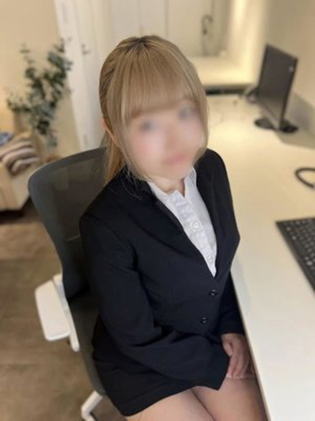 松井しおん（e女商事 池袋オフィス）