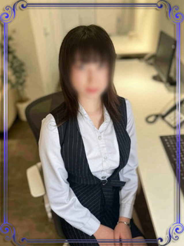 比嘉えれな（e女商事 池袋オフィス）