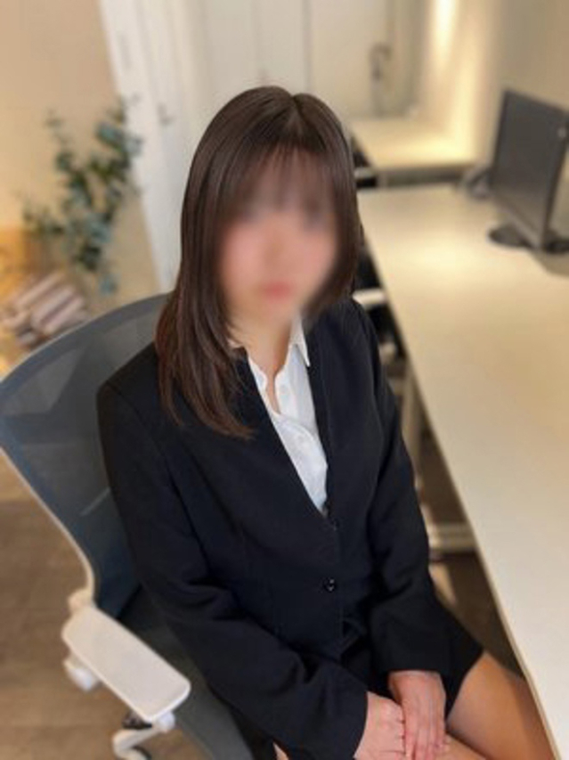 佐藤にこる（e女商事 池袋オフィス）