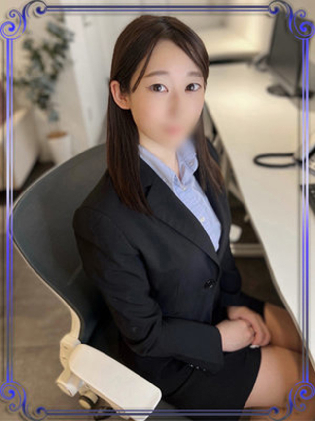 井上ななか（e女商事 池袋オフィス）