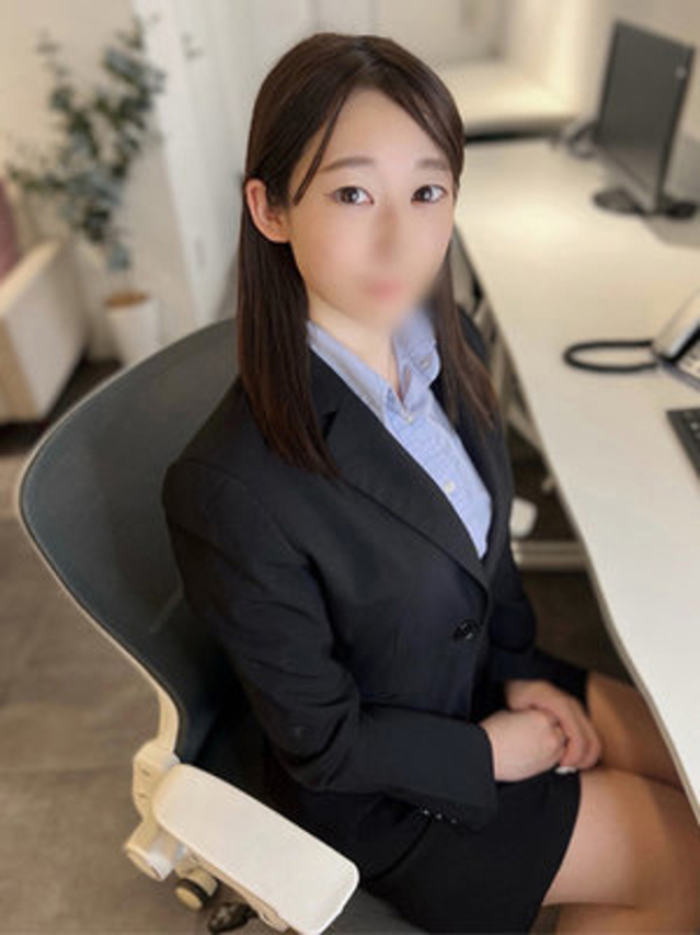 井上ななか（e女商事 池袋オフィス）