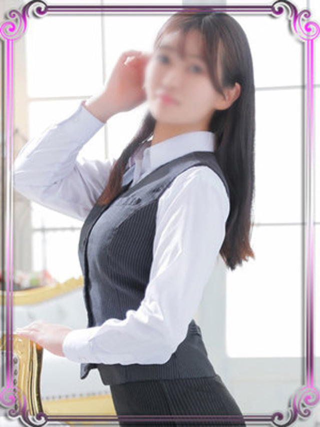 二ノ宮ななせ（e女商事 池袋オフィス）