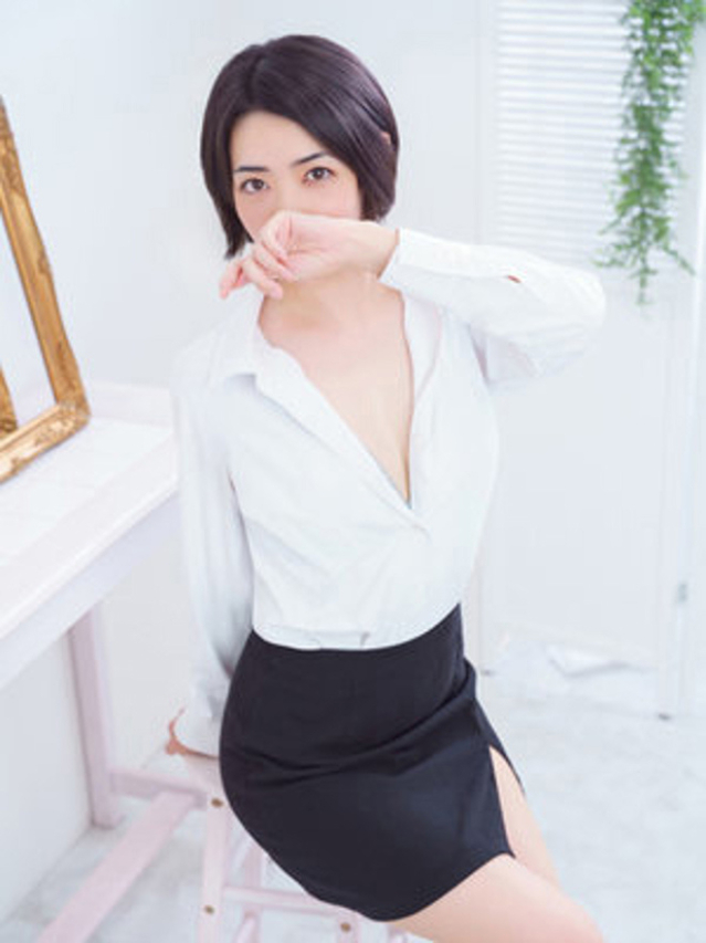 小島もこ（e女商事 池袋オフィス）