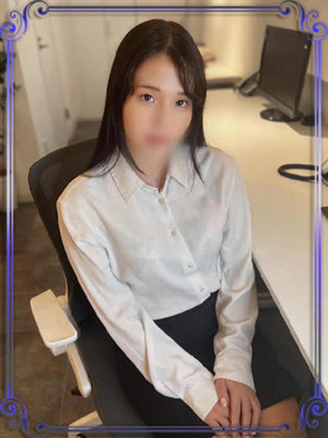 吉木ひなり（e女商事 池袋オフィス）