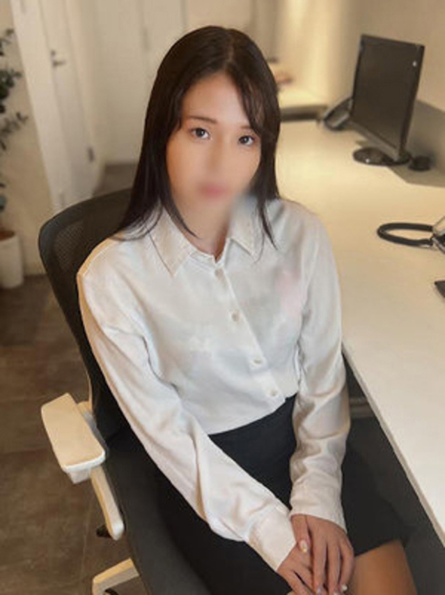 吉木ひなり（e女商事 池袋オフィス）