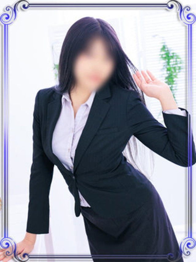 桜庭もも（e女商事 池袋オフィス）