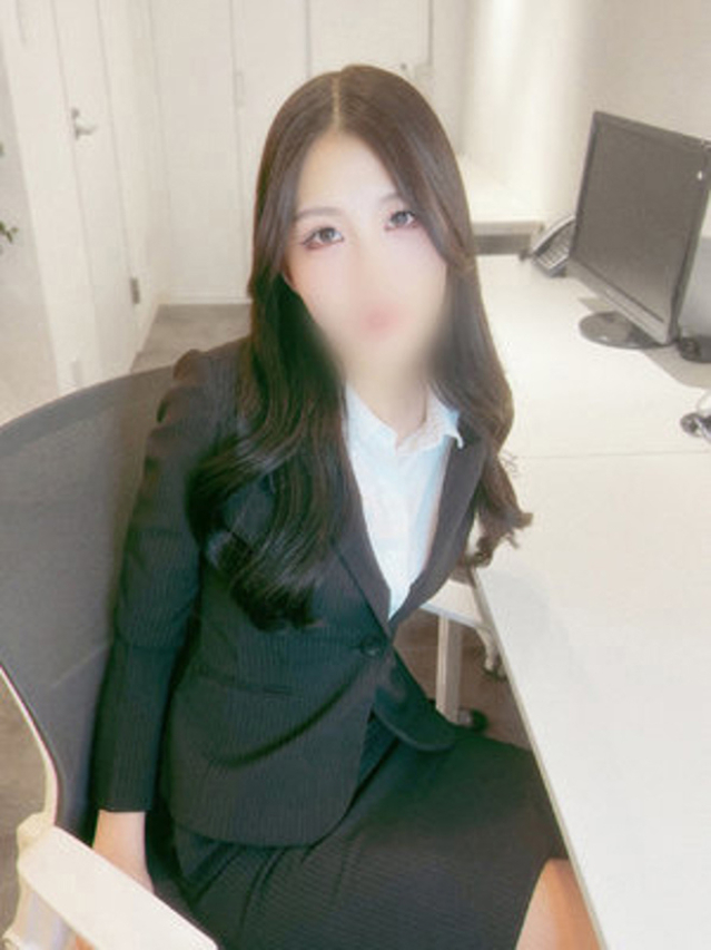 如月りく(e女商事 池袋オフィス)