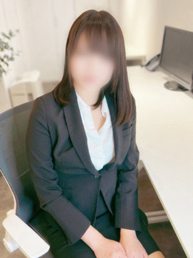 西園寺なな（e女商事 池袋オフィス）