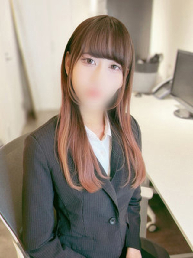 櫻井まお（e女商事 池袋オフィス）