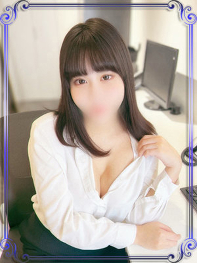 一条せいら（e女商事 池袋オフィス）