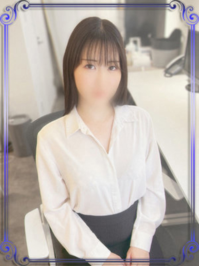 観月ゆうり（e女商事 池袋オフィス）