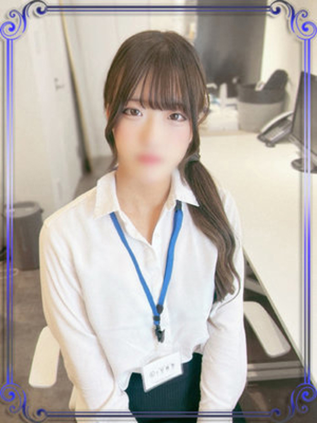 浅倉えま（e女商事 池袋オフィス）