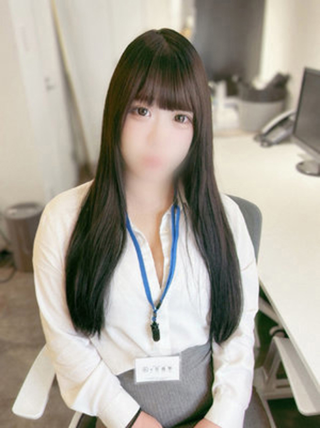 瀬乃ゆあん（e女商事 池袋オフィス）