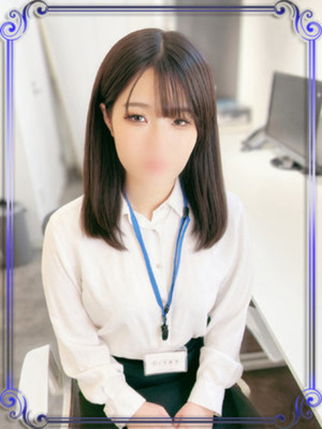 柏木ゆあ（e女商事 池袋オフィス）