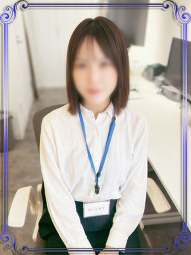 小林かりん（e女商事 池袋オフィス）