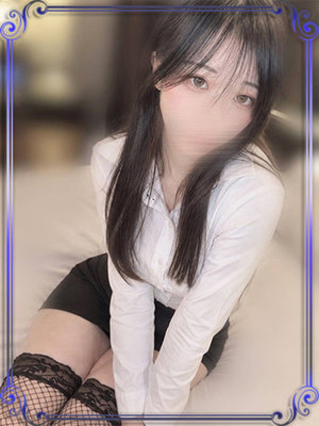 白崎れもん（e女商事 池袋オフィス）