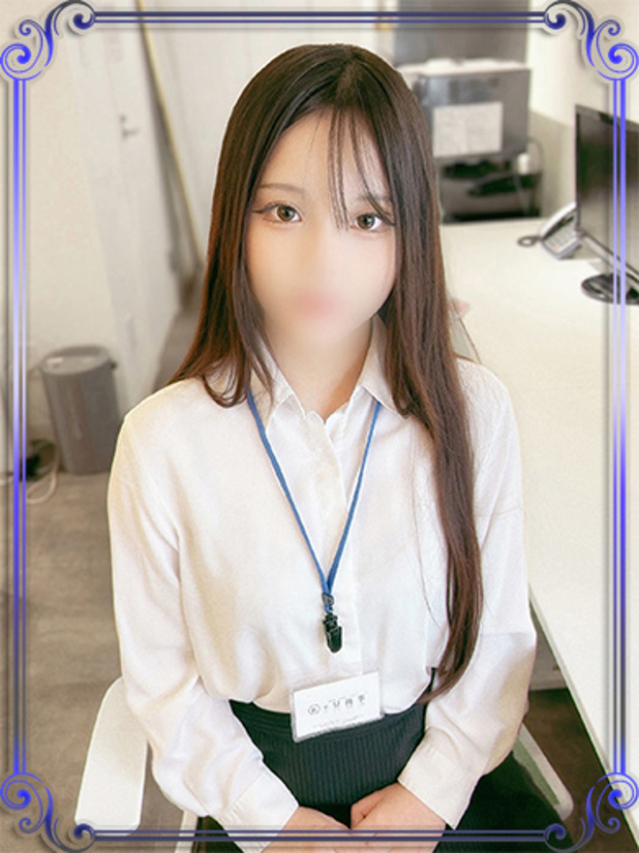 栗原あみ(e女商事 池袋オフィス)