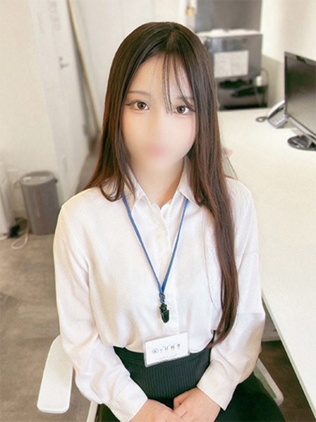 栗原あみ(e女商事 池袋オフィス)