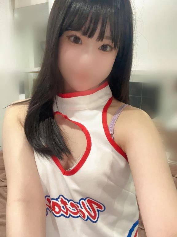 胸元のハートが