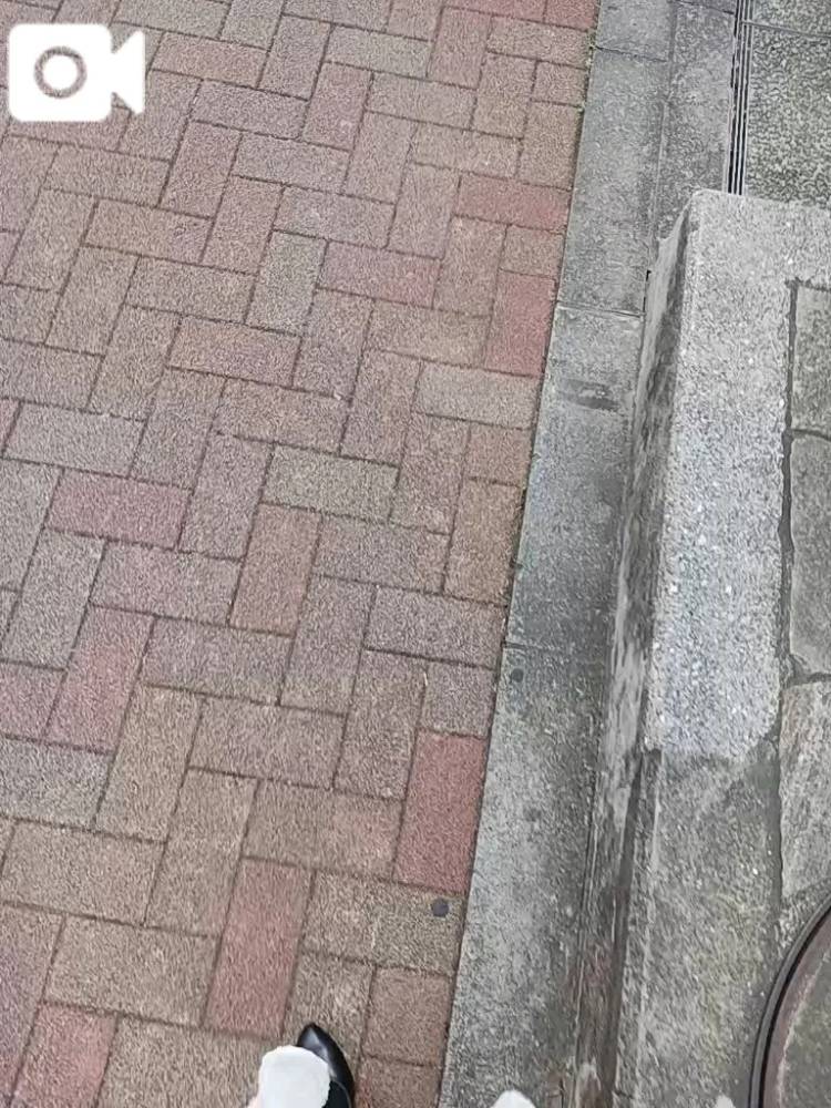 向かっています。