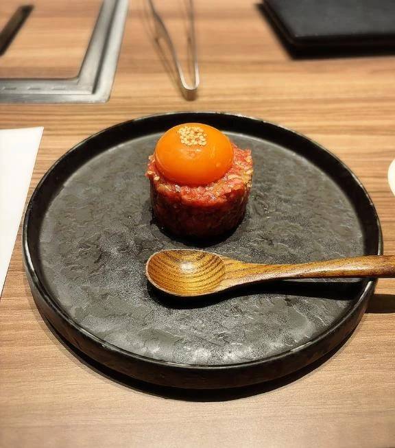 ユッケ最高😋