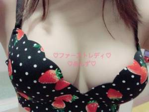 Eカップは巨乳じゃありません?