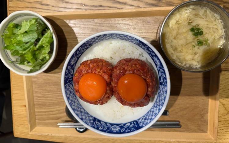 ユッケ丼🥩