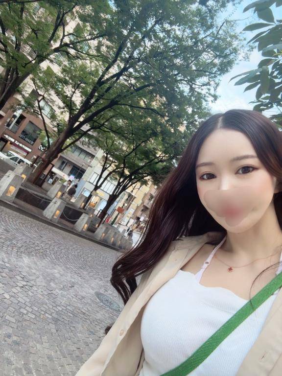 服の中はエ◯イ下着なんだよ💓