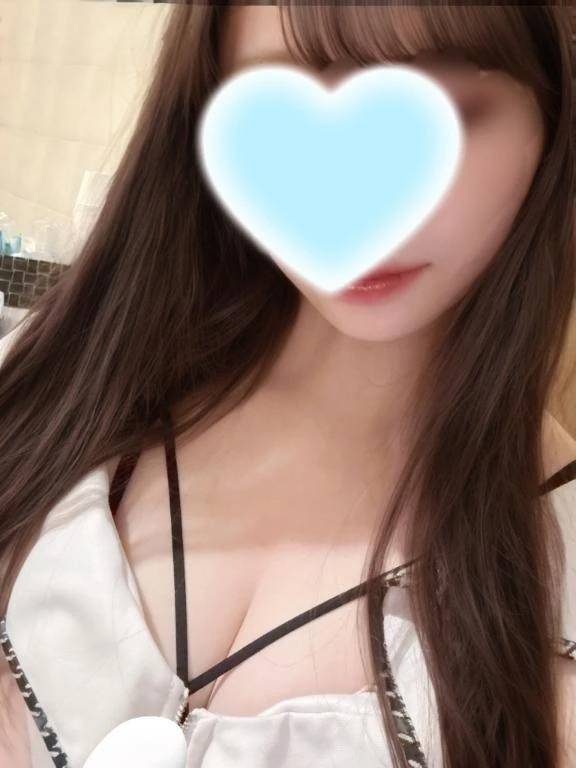 今日出勤してます🎀🤍