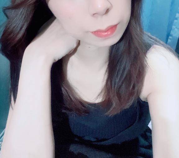 明日9日(土)出勤します♡