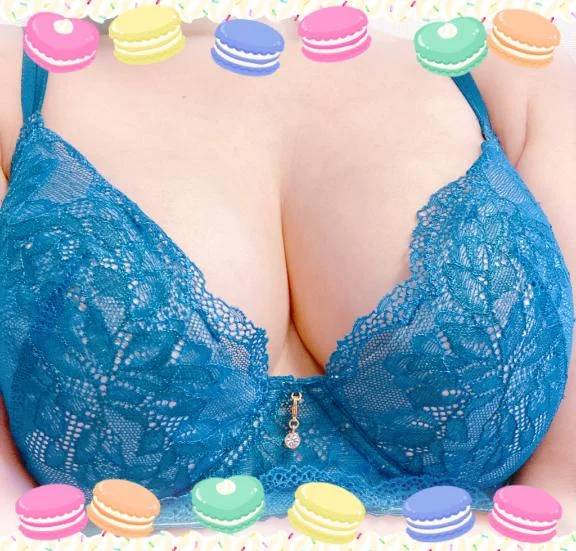 (⁎⁍̴̆Ɛ⁍̴̆⁎)💘