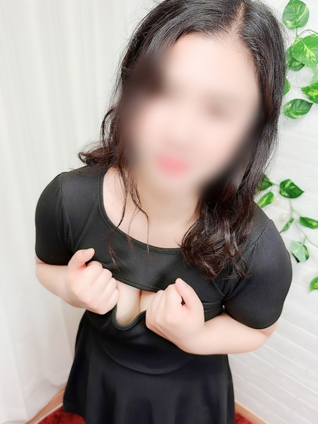 ねねこ（船橋桃色の妻たち）